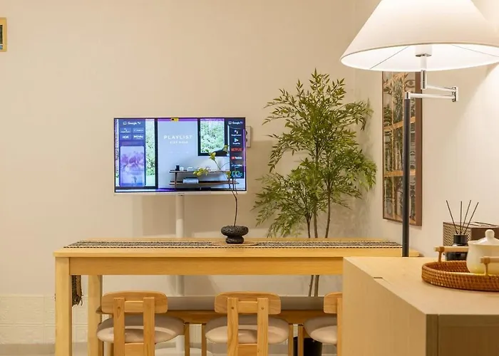 Hongdae Mangwon Station Nearby, Quiet Korean-style Stay, Free Luggage Storage 아파트