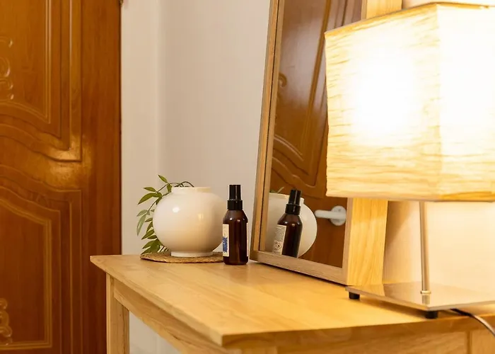 Hongdae Mangwon Station Nearby, Quiet Korean-style Stay, Free Luggage Storage * 서울특별시