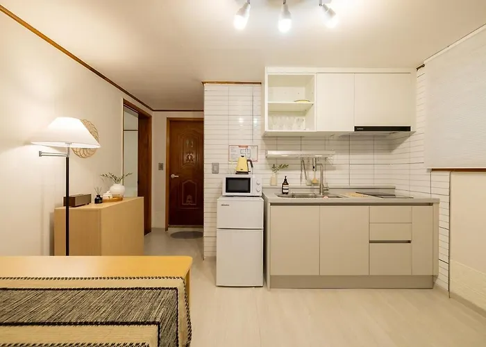 아파트 Hongdae Mangwon Station Nearby, Quiet Korean-style Stay, Free Luggage Storage 서울특별시