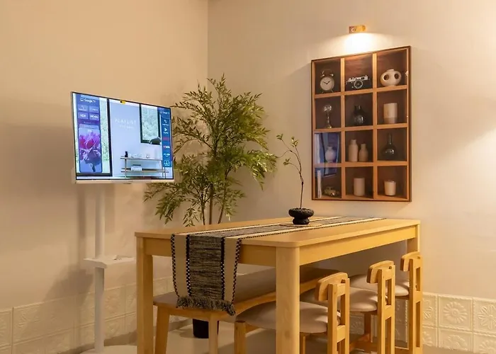 Hongdae Mangwon Station Nearby, Quiet Korean-style Stay, Free Luggage Storage 아파트